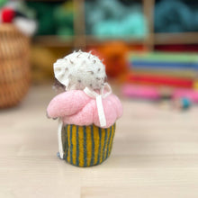 Load image into Gallery viewer, Beatrix Potter - Mrs. Tiggy-Winkle Ironing Needle Felting Craft Kit
