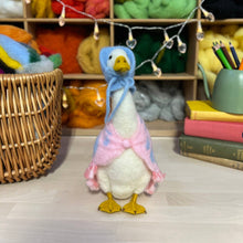 Load image into Gallery viewer, Beatrix Potter - Jemima Puddleduck Needle Felting Craft Kit