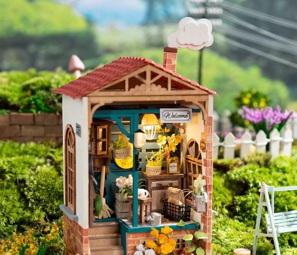 DIY Dream Yard Miniature House