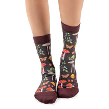 Load image into Gallery viewer, Women's Mushrooms, Snails and Bugs Socks: Shoe Size 5-9
