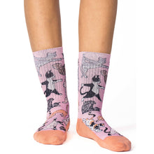 Load image into Gallery viewer, Women's Yoga Cats Socks: Shoe Size 5-9
