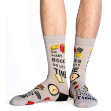 Load image into Gallery viewer, Men's So Many Books So Little Time Socks: Shoe Size 7-12

