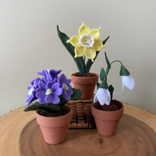 Load image into Gallery viewer, Primrose Felt Forever Flower (February Birth Month Flower): Vanilla
