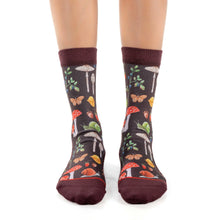 Load image into Gallery viewer, Women's Mushrooms, Snails and Bugs Socks: Shoe Size 5-9
