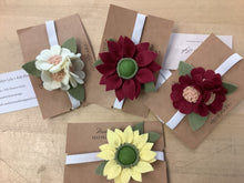 Load image into Gallery viewer, Felted Flower Bookmarks
