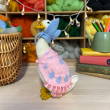 Load image into Gallery viewer, Beatrix Potter - Jemima Puddleduck Needle Felting Craft Kit
