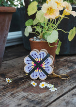 Load image into Gallery viewer, Keyring Flower Press - Pinks &amp; Blues
