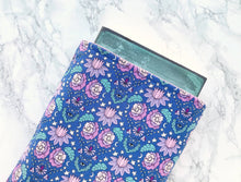 Load image into Gallery viewer, Oracle Padded Book Sleeve: Large
