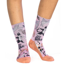 Load image into Gallery viewer, Women's Yoga Cats Socks: Shoe Size 5-9
