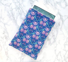Load image into Gallery viewer, Oracle Padded Book Sleeve: Large
